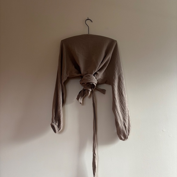 Boheme Goods wrap top in beige gauze - Picture 4 of 7